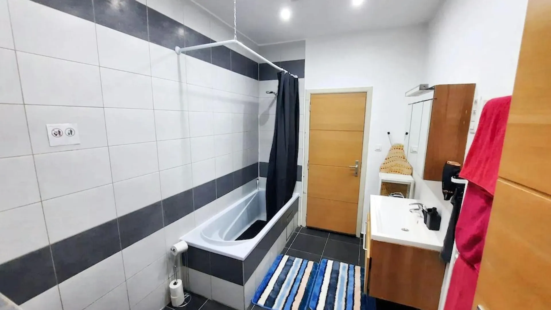 Modern Apartment In Molenbeek Saint Jean / 77 M² / Parking Брюссель Бельгия