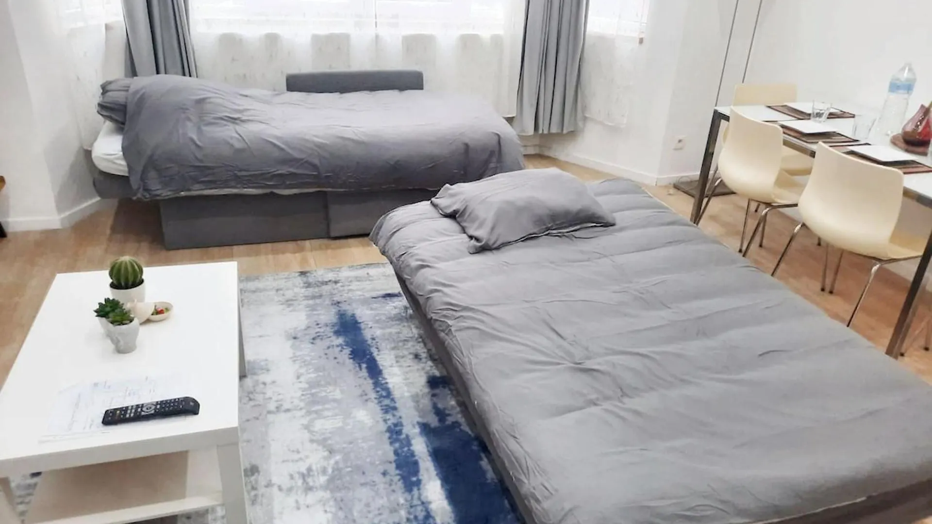 Modern Apartment In Molenbeek Saint Jean / 77 M² / Parking Брюссель